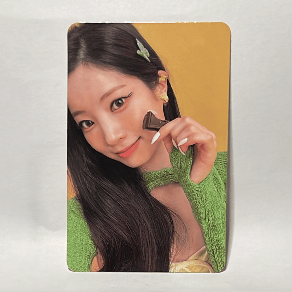 TWICE  •  Dahyun - Between 1&2 Photocard