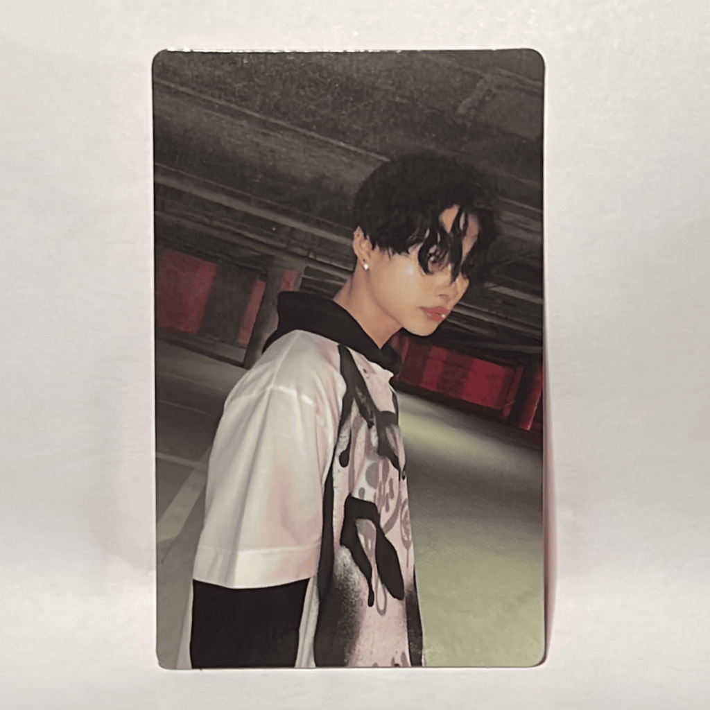 Enhypen  •  Ni-Ki - MANIFESTO: Day 1 Engene Version (D version) Photocard