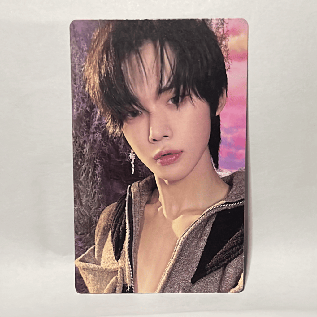 TOMORROW X TOGETHER  •  Yeonjun - The Name Chapter: Temptation (Weverse Version) B ver. Photocard