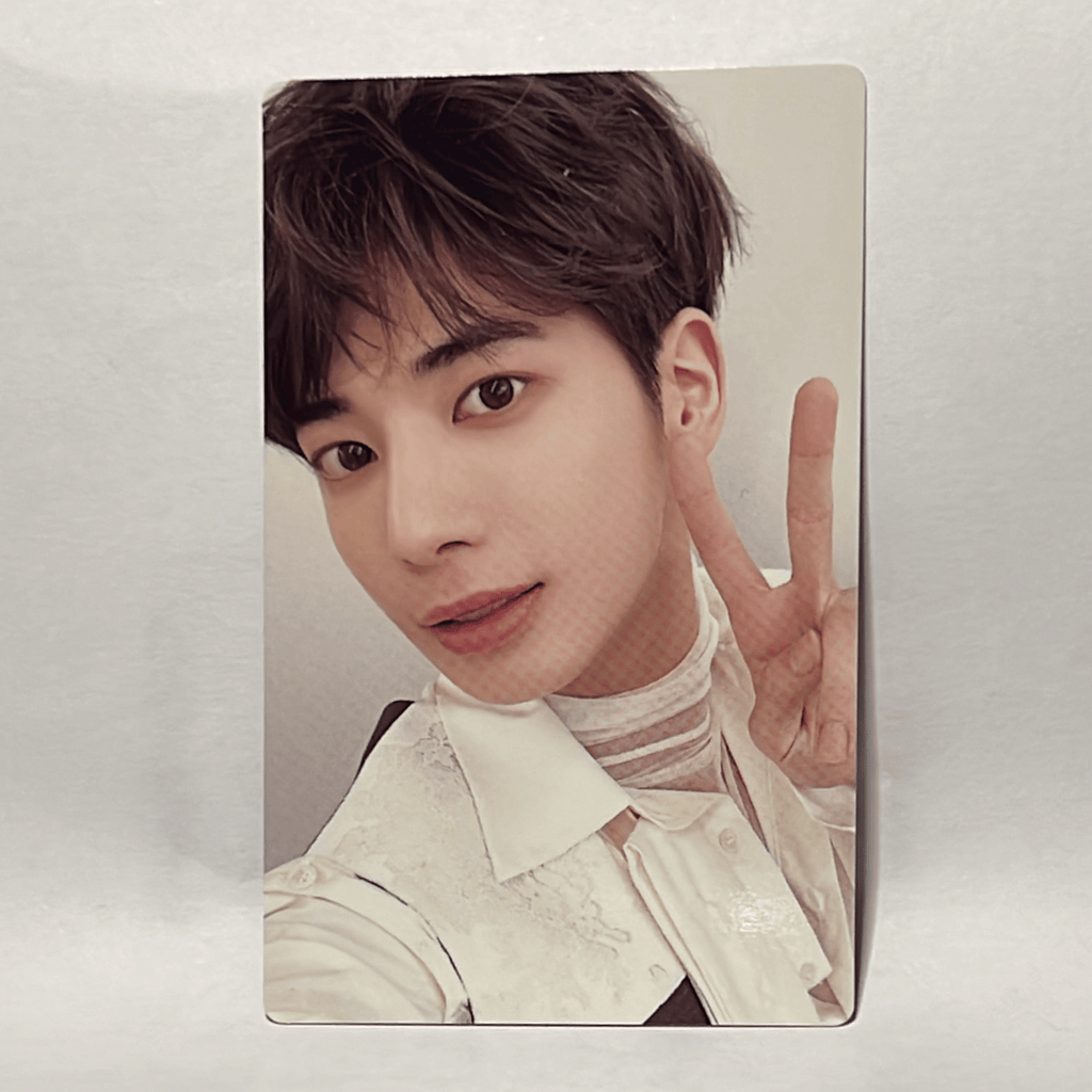 TOMORROW X TOGETHER  •  Taehyun - Japan Good Boy Gone Bad (Limited B Version) Photocard