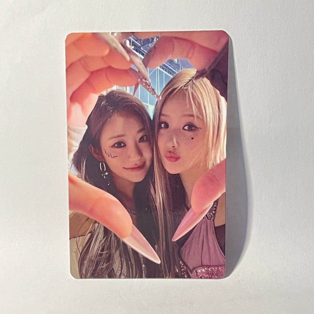 Kiss of Life  •  Julie, Belle - Midas Touch Photobook Unit Photocard